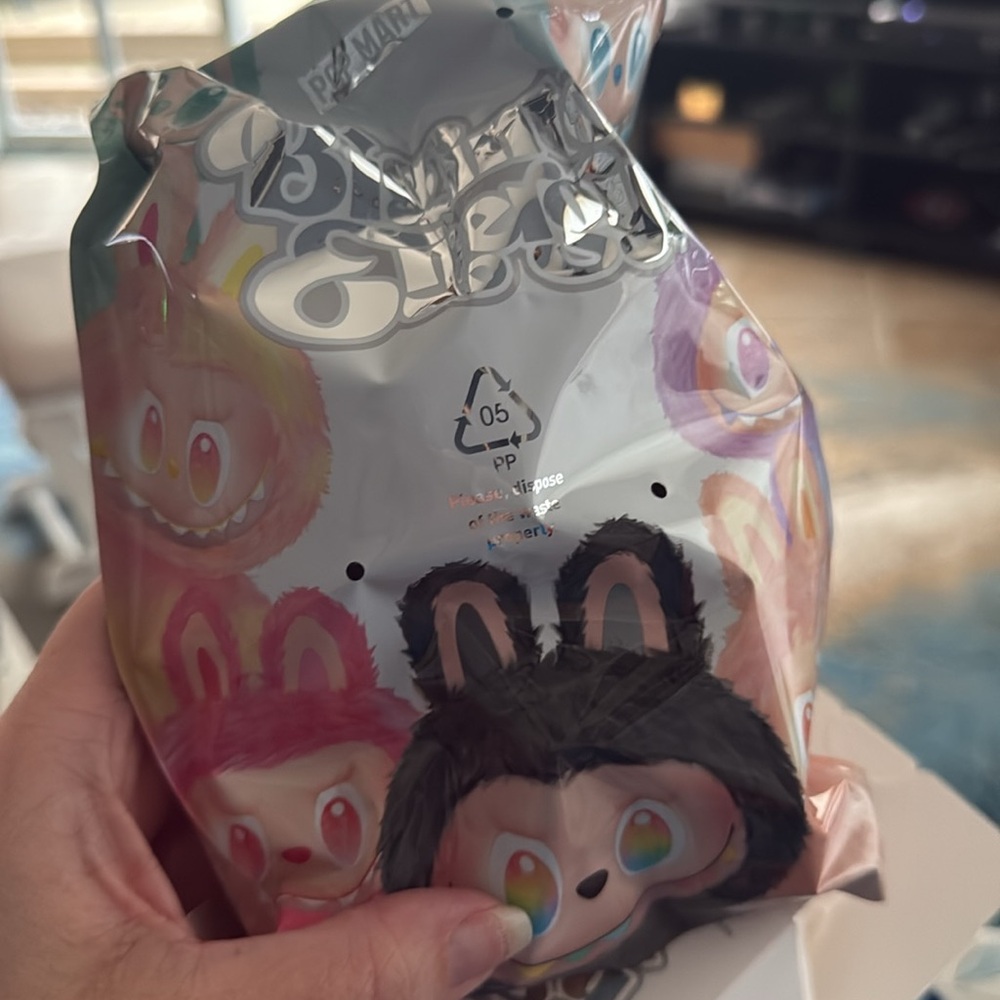 Pop Mart Big into energy Love! - Picture 5 of 5